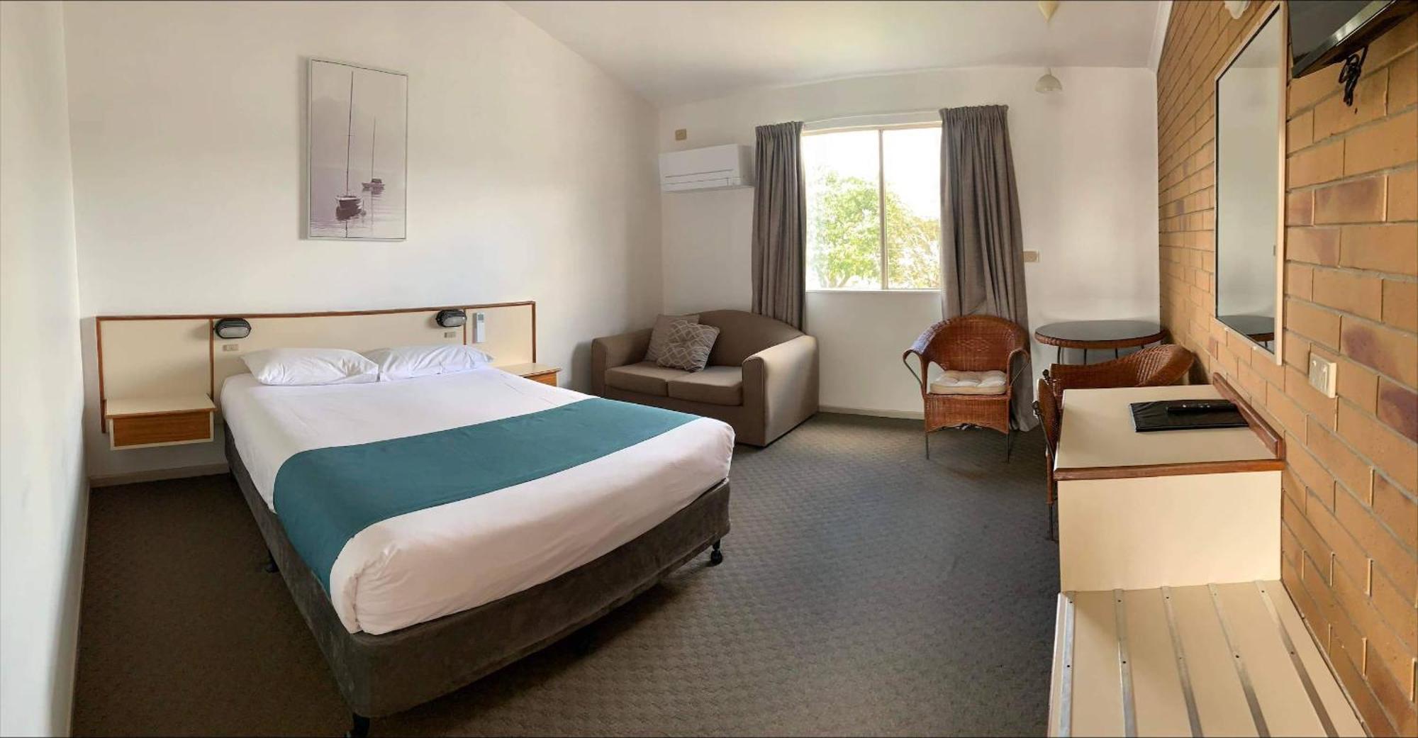 Wild Scotsman Motor Inn Gin Gin Qld Екстериор снимка