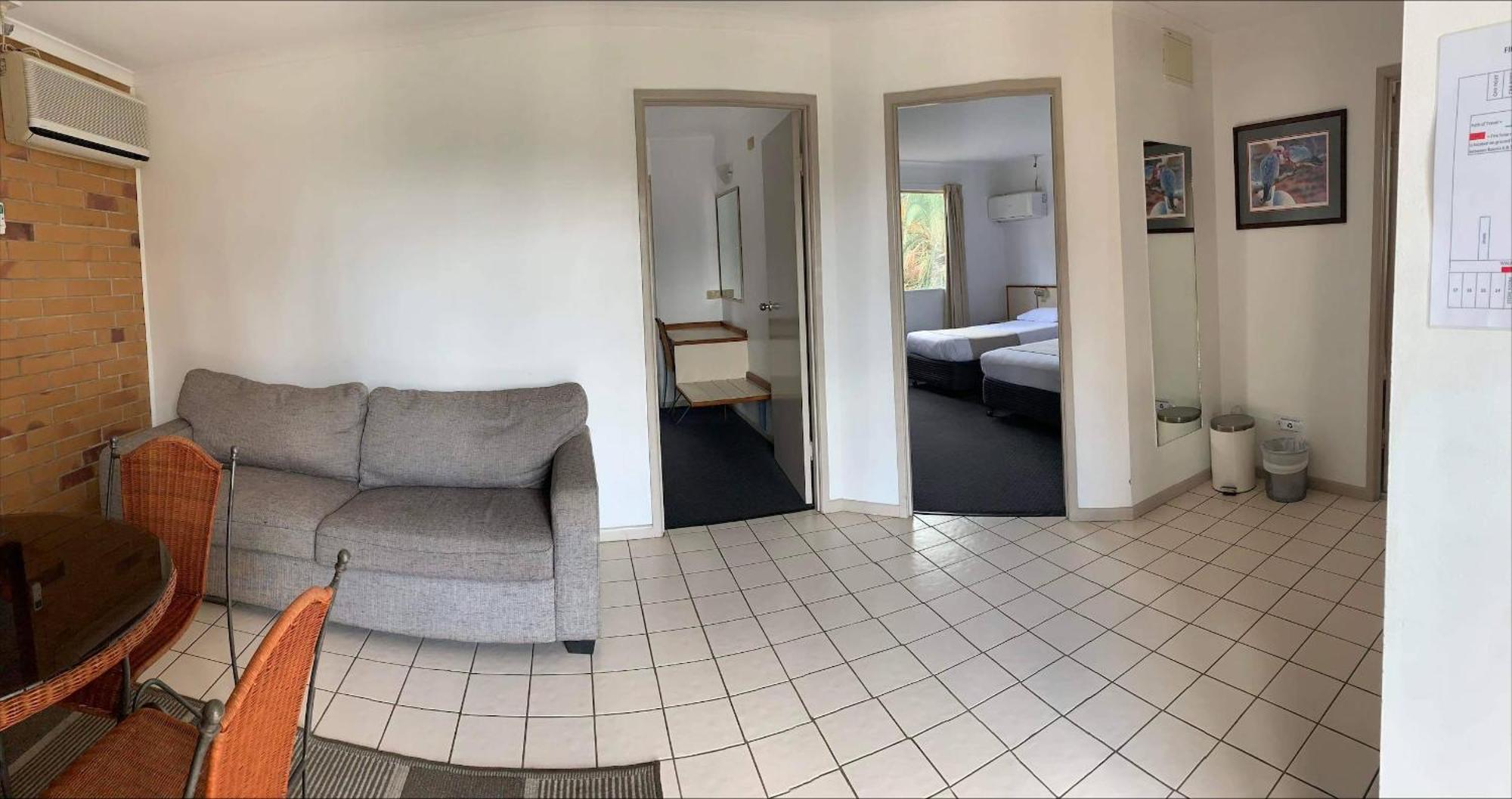 Wild Scotsman Motor Inn Gin Gin Qld Екстериор снимка